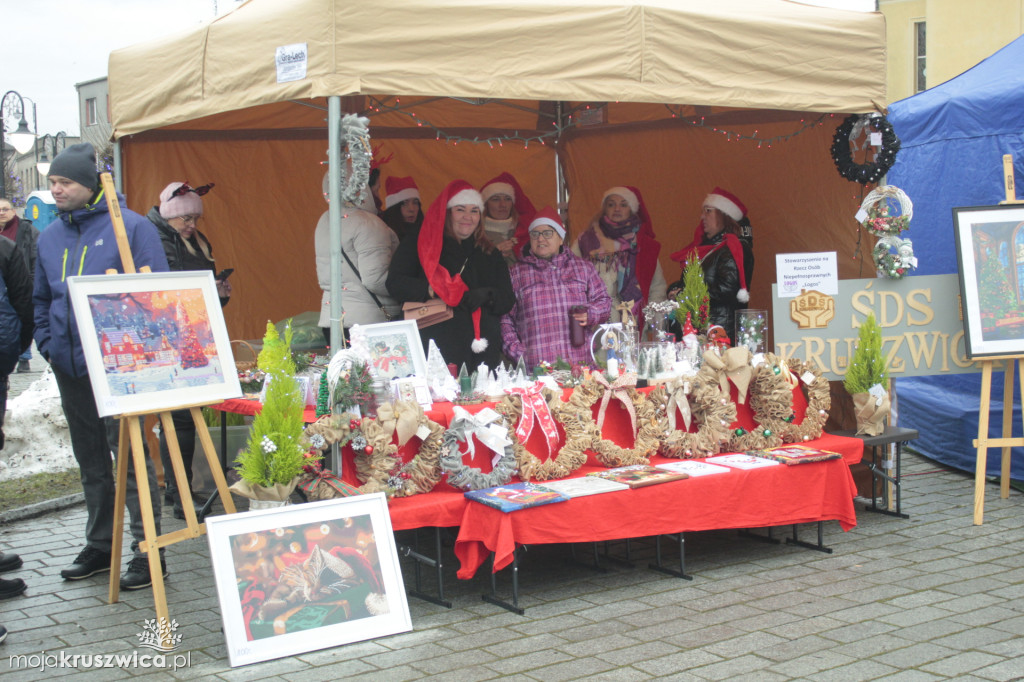 ŚWIĘTA 2025: Jarmark Świątecznych Rozmaitości w Kruszwicy [ZDJĘCIA]