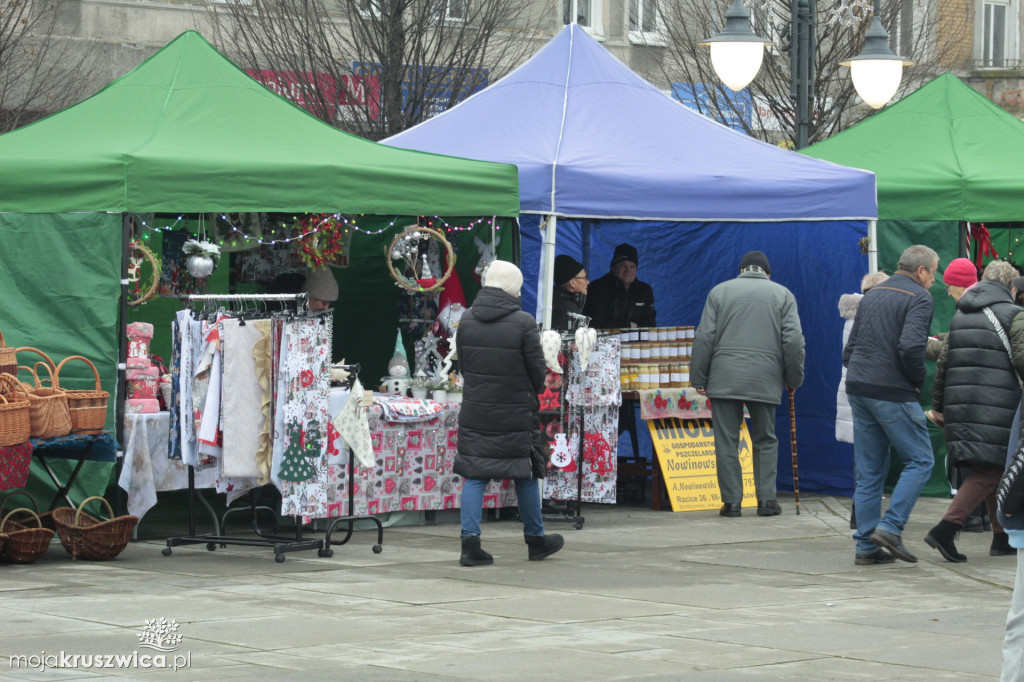 ŚWIĘTA 2025: Jarmark Świątecznych Rozmaitości w Kruszwicy [ZDJĘCIA]
