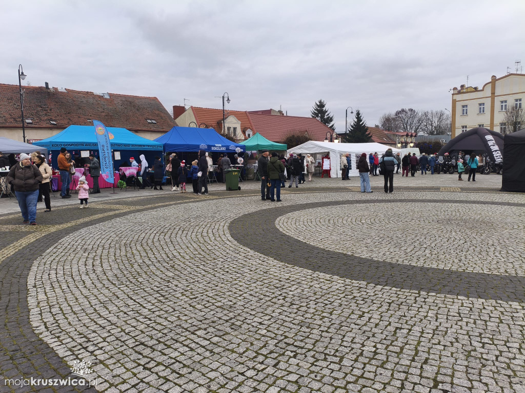 ŚWIĘTA 2025: Jarmark Świątecznych Rozmaitości w Kruszwicy [ZDJĘCIA]