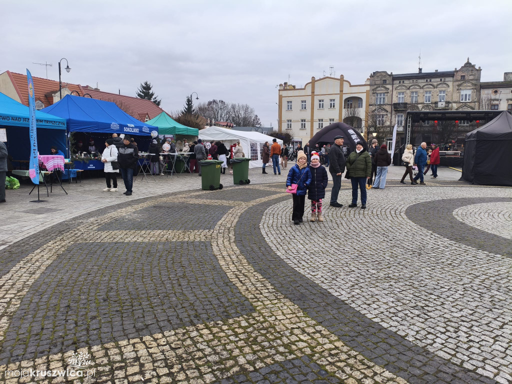 ŚWIĘTA 2025: Jarmark Świątecznych Rozmaitości w Kruszwicy [ZDJĘCIA]