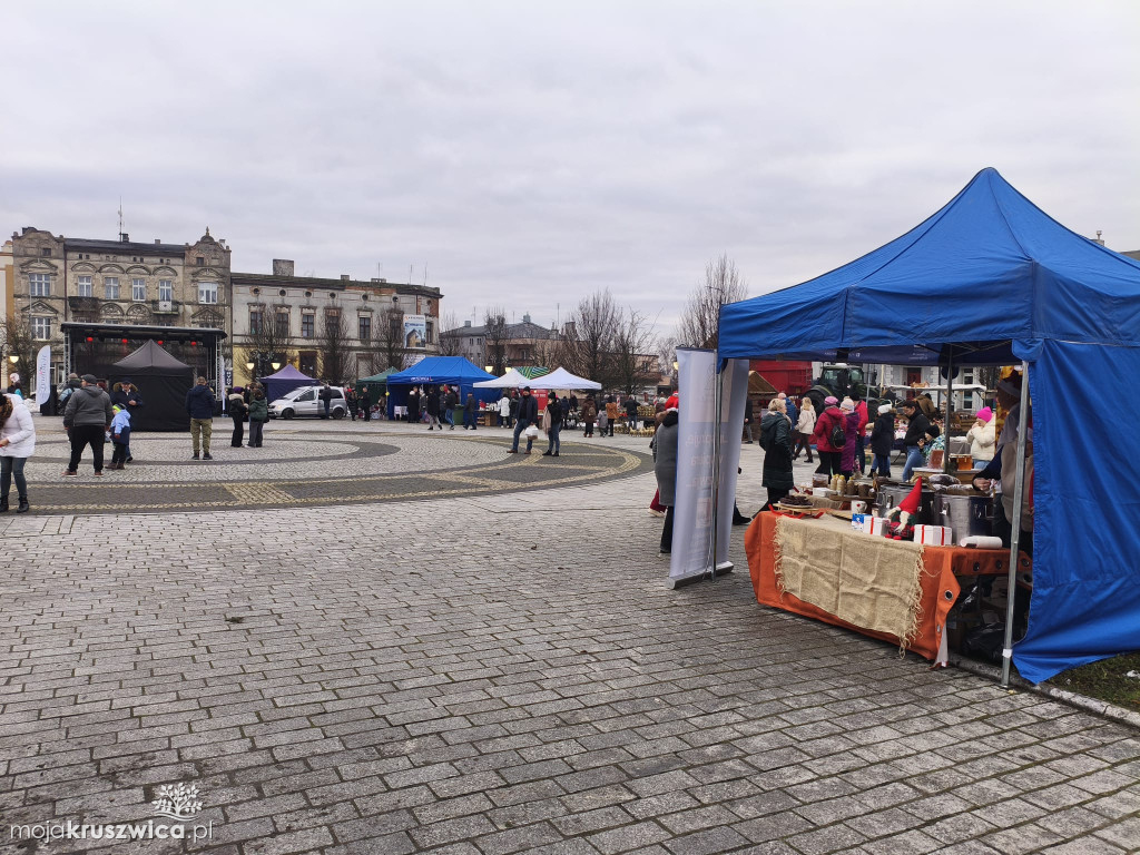 ŚWIĘTA 2025: Jarmark Świątecznych Rozmaitości w Kruszwicy [ZDJĘCIA]