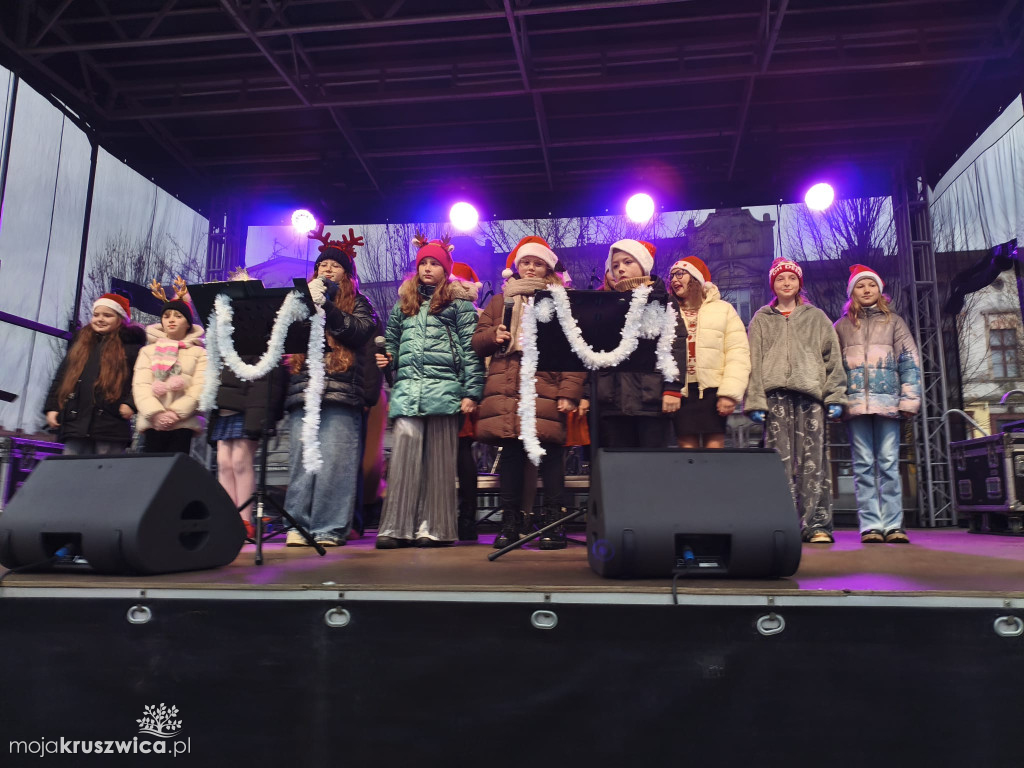 ŚWIĘTA 2025: Jarmark Świątecznych Rozmaitości w Kruszwicy [ZDJĘCIA]