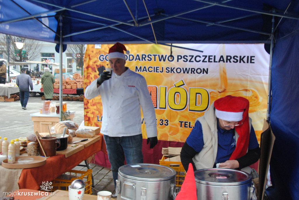 ŚWIĘTA 2025: Jarmark Świątecznych Rozmaitości w Kruszwicy [ZDJĘCIA]