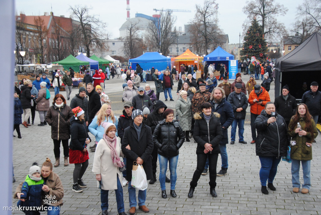 ŚWIĘTA 2025: Jarmark Świątecznych Rozmaitości w Kruszwicy [ZDJĘCIA]