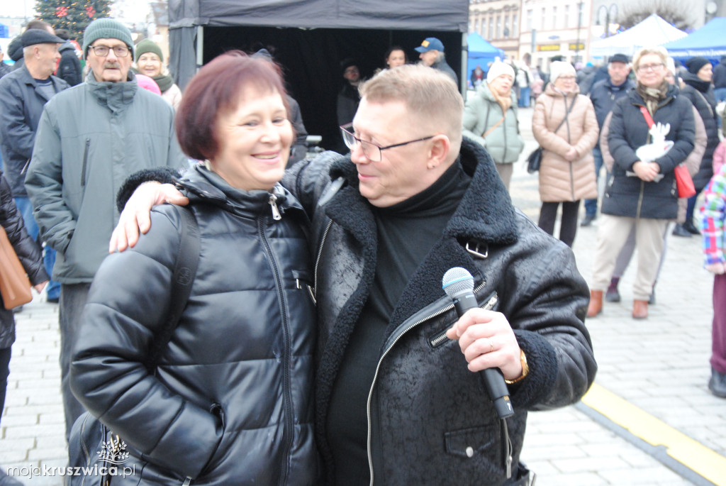 ŚWIĘTA 2025: Jarmark Świątecznych Rozmaitości w Kruszwicy [ZDJĘCIA]