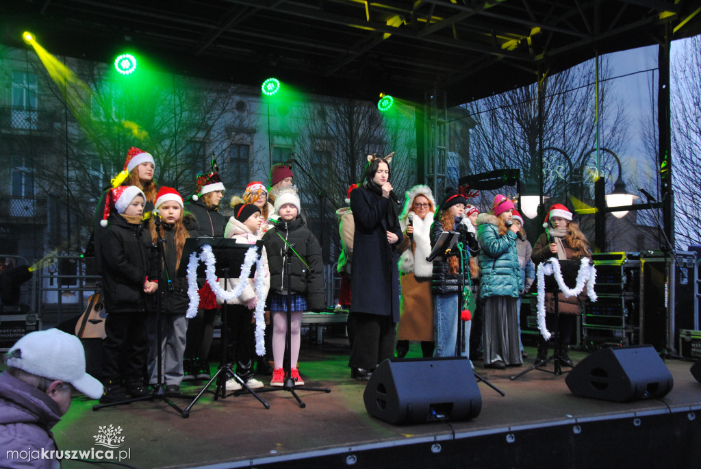 ŚWIĘTA 2025: Jarmark Świątecznych Rozmaitości w Kruszwicy [ZDJĘCIA]