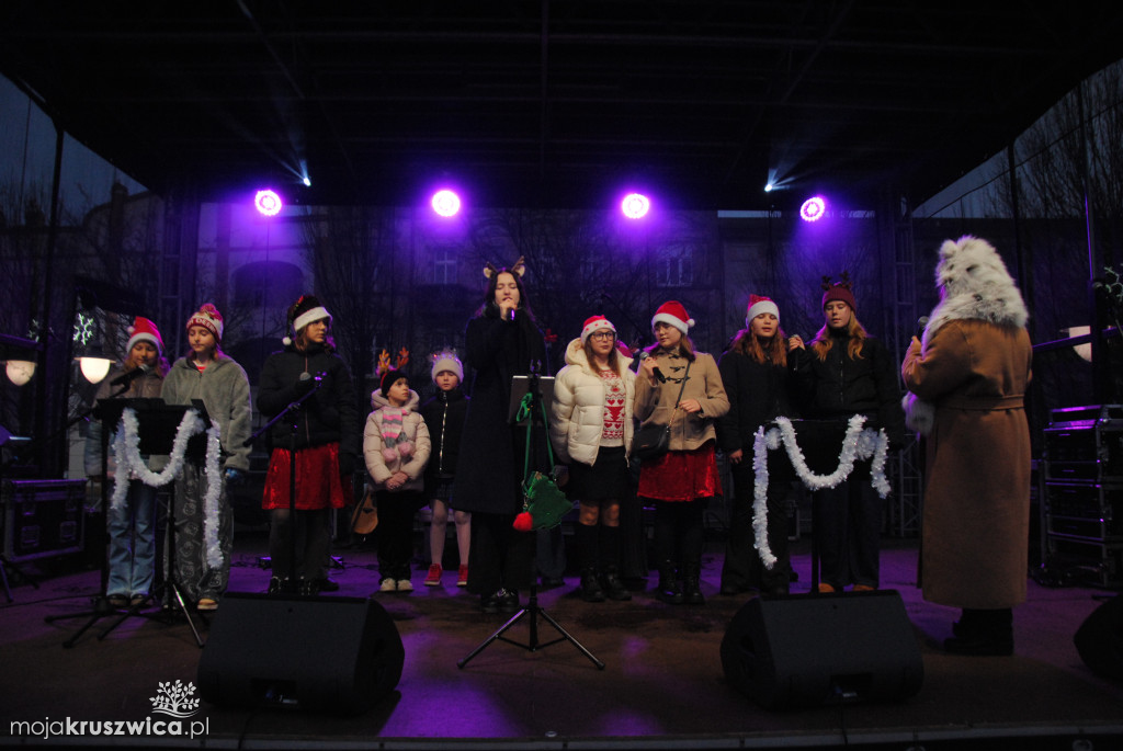 ŚWIĘTA 2025: Jarmark Świątecznych Rozmaitości w Kruszwicy [ZDJĘCIA]