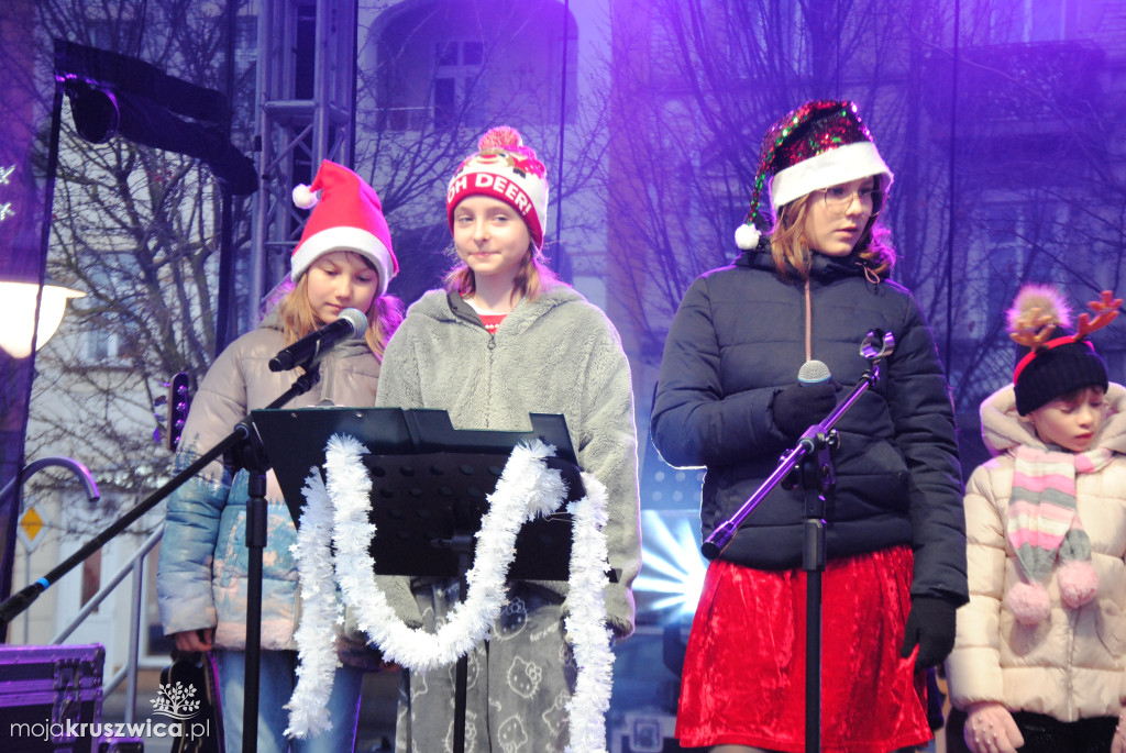 ŚWIĘTA 2025: Jarmark Świątecznych Rozmaitości w Kruszwicy [ZDJĘCIA]