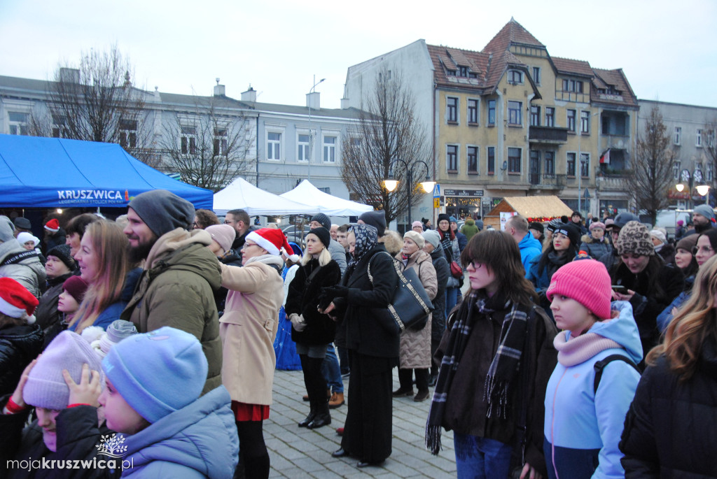ŚWIĘTA 2025: Jarmark Świątecznych Rozmaitości w Kruszwicy [ZDJĘCIA]