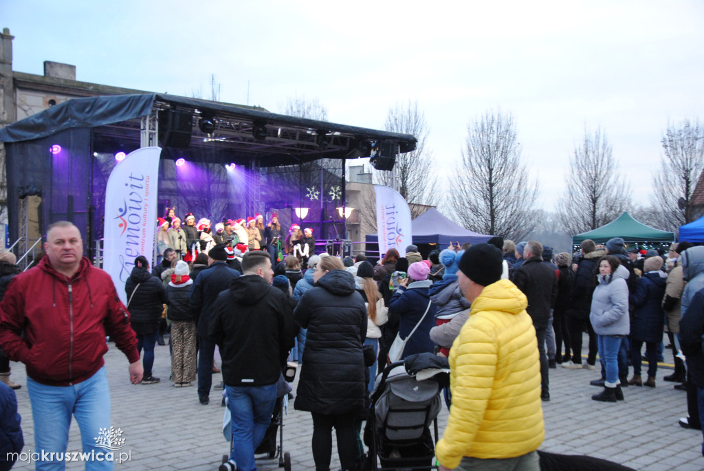 ŚWIĘTA 2025: Jarmark Świątecznych Rozmaitości w Kruszwicy [ZDJĘCIA]