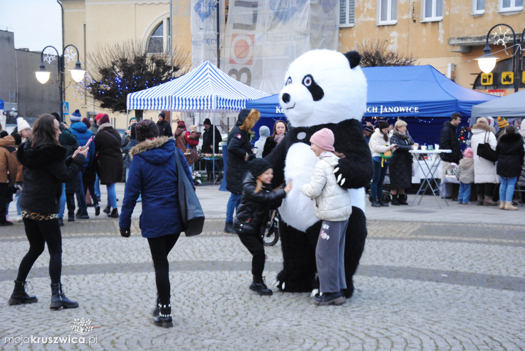 ŚWIĘTA 2025: Jarmark Świątecznych Rozmaitości w Kruszwicy [ZDJĘCIA]