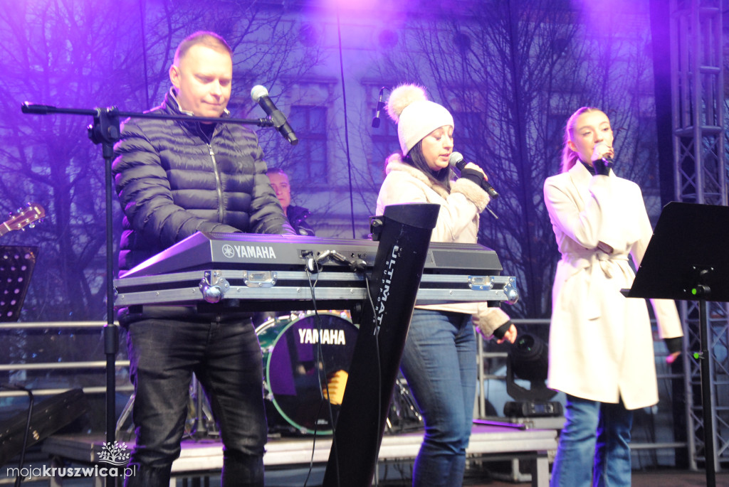 ŚWIĘTA 2025: Jarmark Świątecznych Rozmaitości w Kruszwicy [ZDJĘCIA]