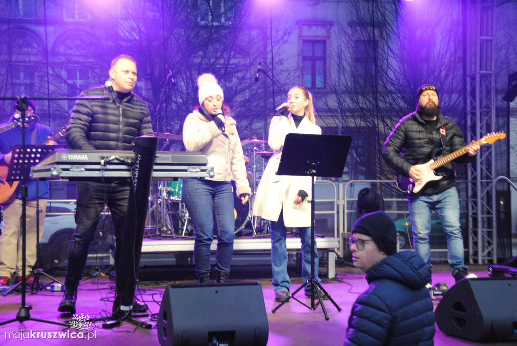 ŚWIĘTA 2025: Jarmark Świątecznych Rozmaitości w Kruszwicy [ZDJĘCIA]