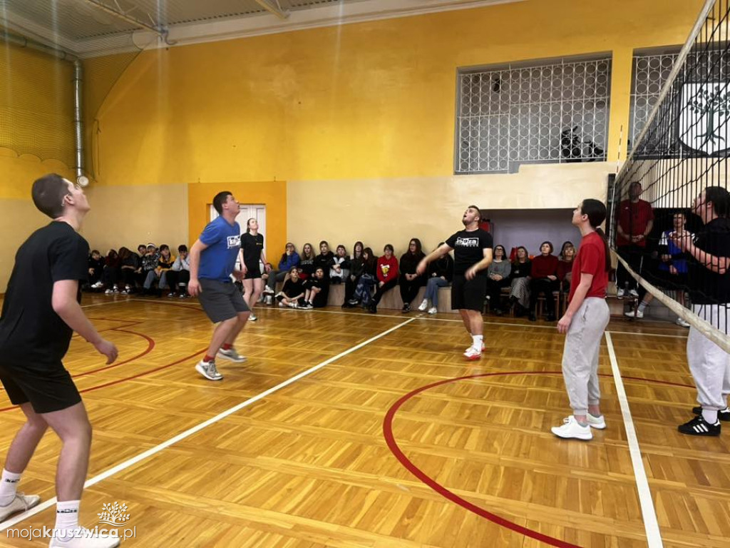 W ZSO Kruszwica odbył się Turniej Mikołajkowy o Puchar Dyrektora ZSO