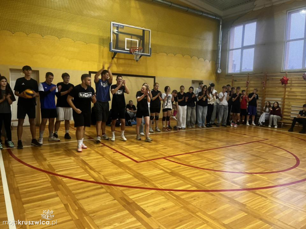 W ZSO Kruszwica odbył się Turniej Mikołajkowy o Puchar Dyrektora ZSO