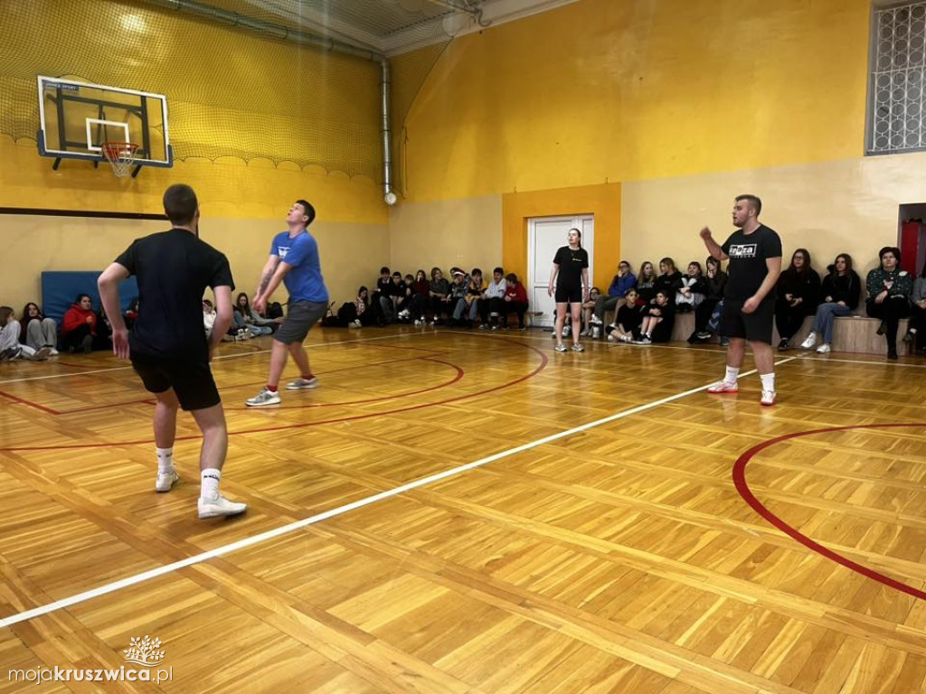 W ZSO Kruszwica odbył się Turniej Mikołajkowy o Puchar Dyrektora ZSO