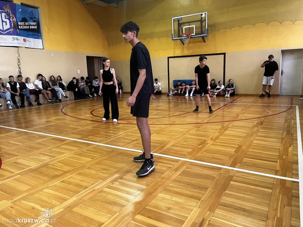 W ZSO Kruszwica odbył się Turniej Mikołajkowy o Puchar Dyrektora ZSO