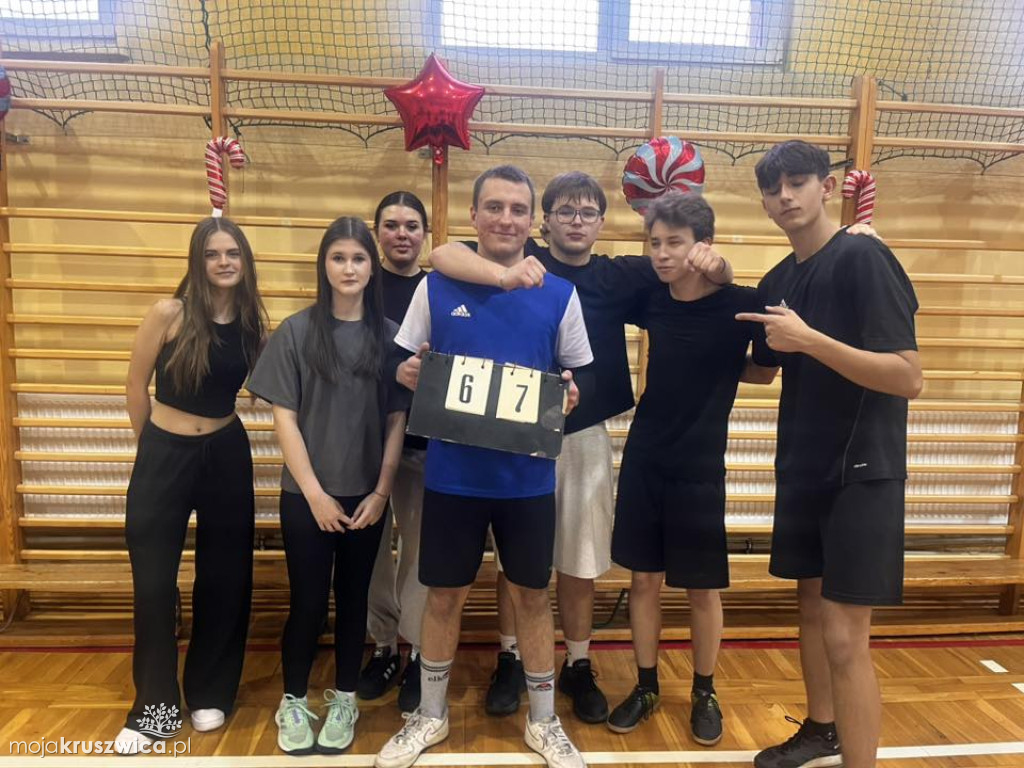 W ZSO Kruszwica odbył się Turniej Mikołajkowy o Puchar Dyrektora ZSO