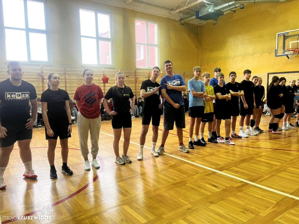 W ZSO Kruszwica odbył się Turniej Mikołajkowy o Puchar Dyrektora ZSO