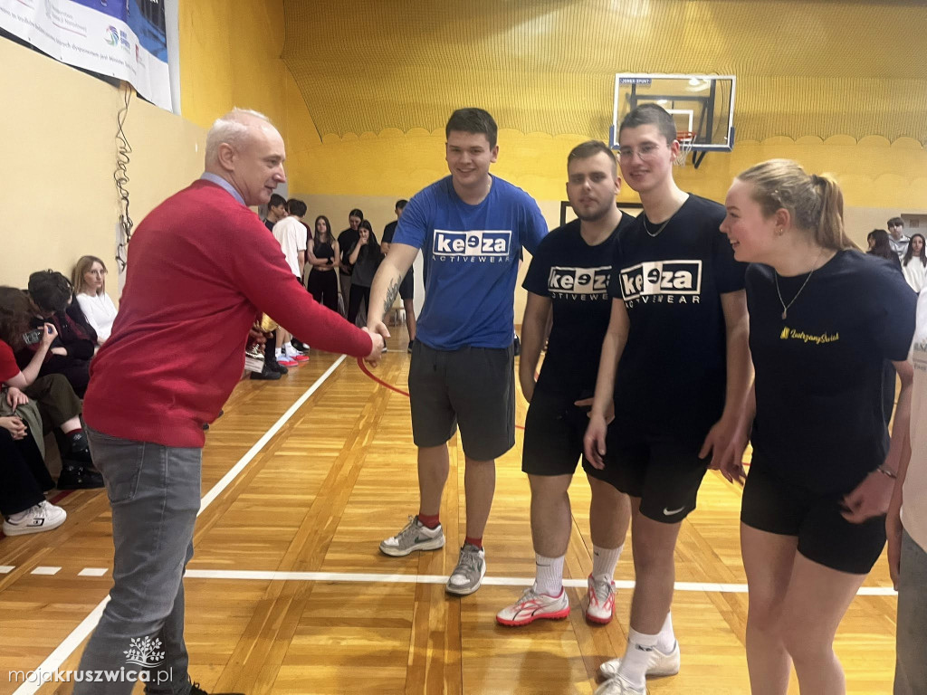 W ZSO Kruszwica odbył się Turniej Mikołajkowy o Puchar Dyrektora ZSO