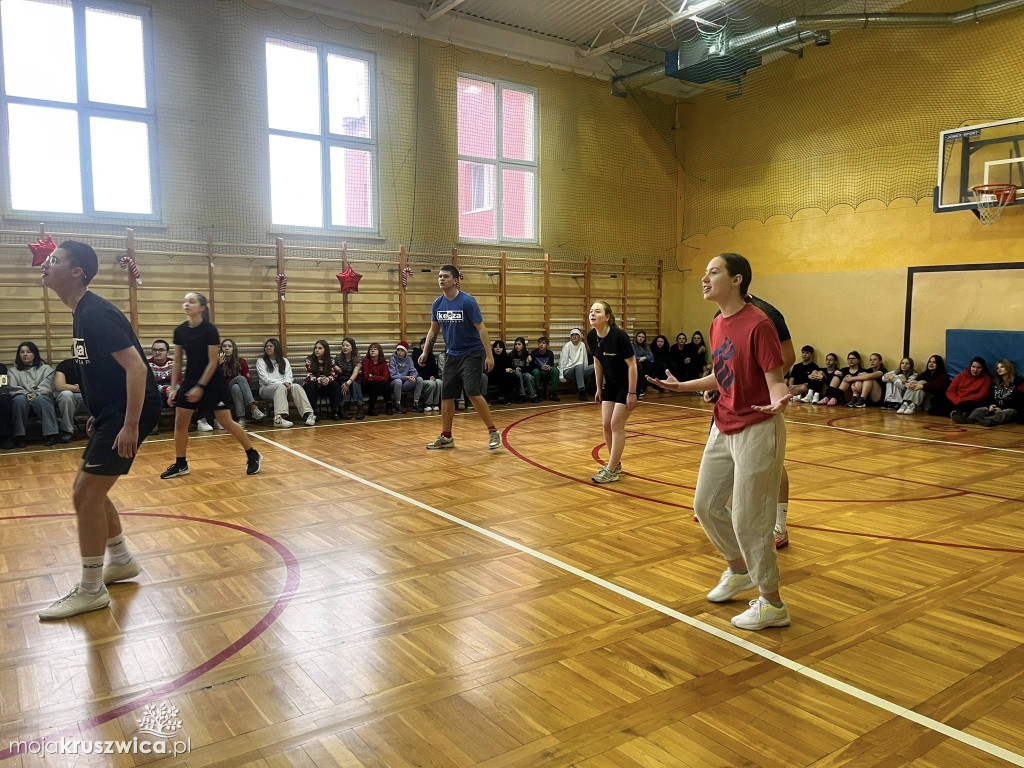 W ZSO Kruszwica odbył się Turniej Mikołajkowy o Puchar Dyrektora ZSO