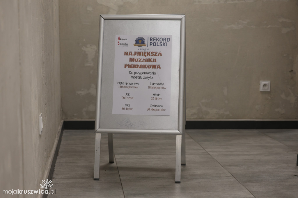 Inowrocławski AS bije rekord Polski na największą mozaikę z piernika