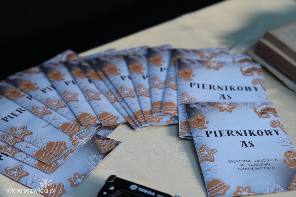 Inowrocławski AS bije rekord Polski na największą mozaikę z piernika