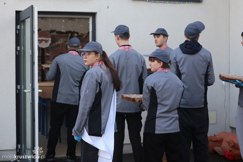 Inowrocławski AS bije rekord Polski na największą mozaikę z piernika