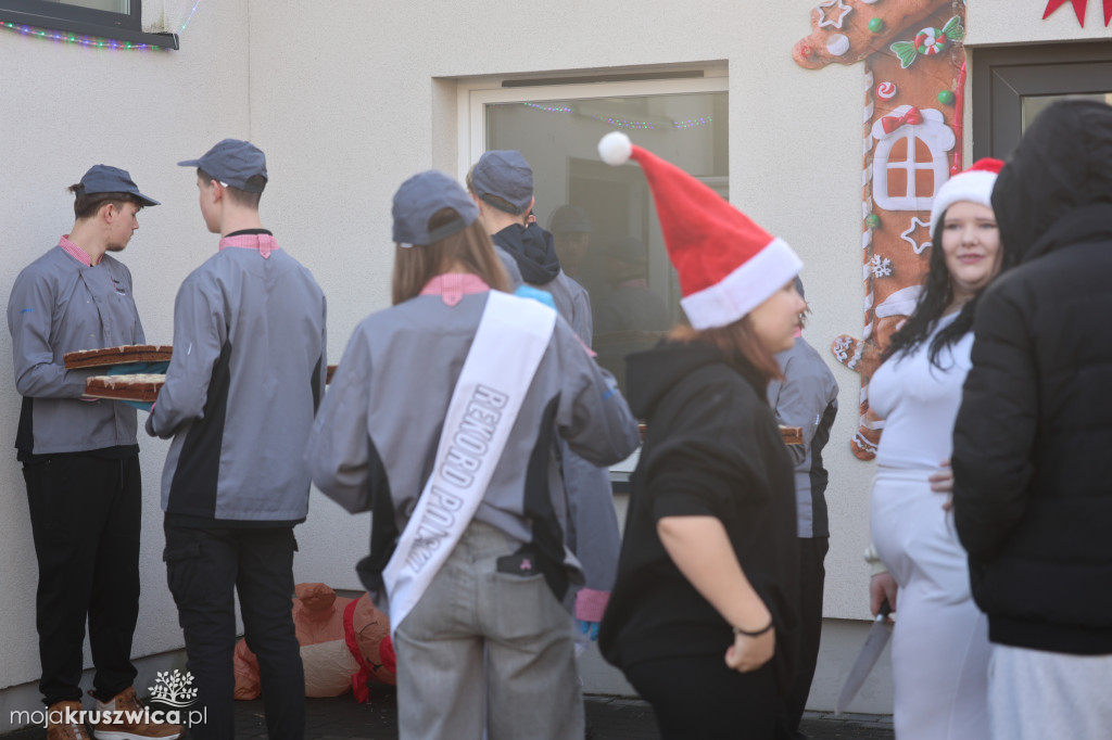 Inowrocławski AS bije rekord Polski na największą mozaikę z piernika