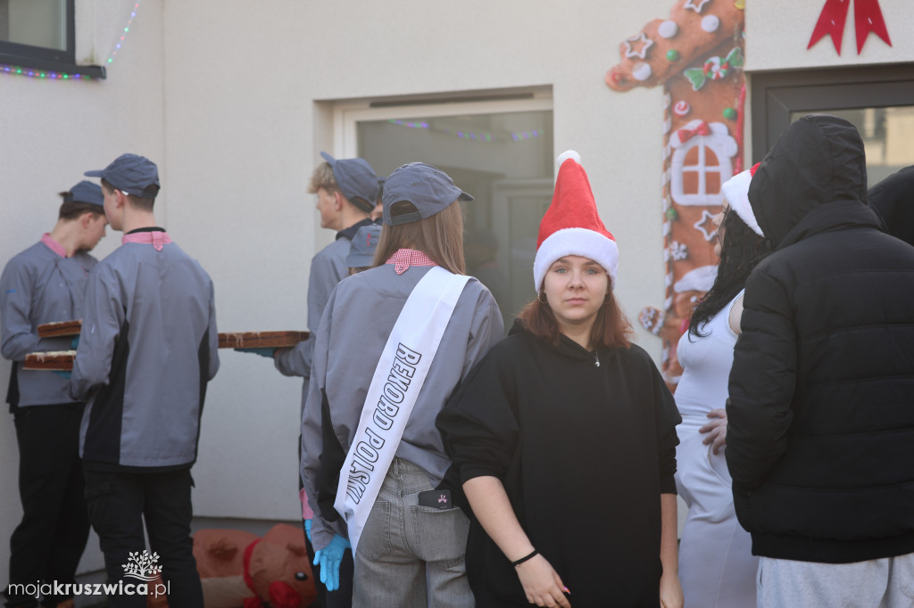 Inowrocławski AS bije rekord Polski na największą mozaikę z piernika