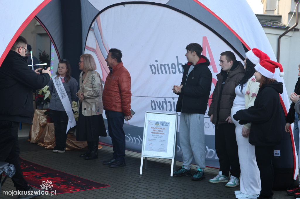 Inowrocławski AS bije rekord Polski na największą mozaikę z piernika