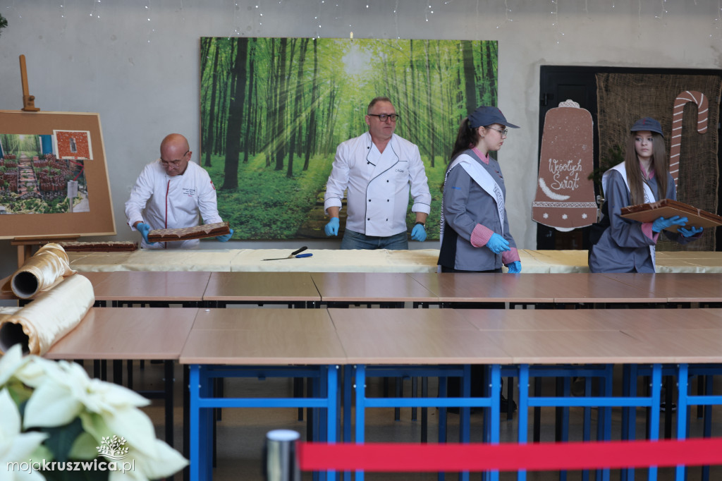 Inowrocławski AS bije rekord Polski na największą mozaikę z piernika