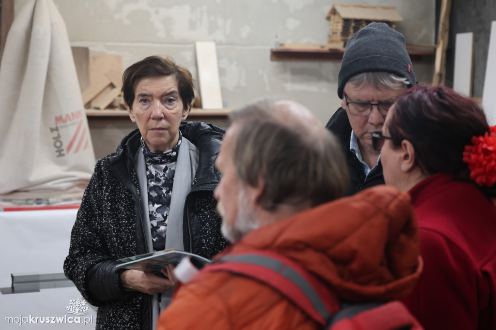 Cyfrowe mosty w AS Inowrocław. Jak skutecznie uczyć seniorów nowych technologii?