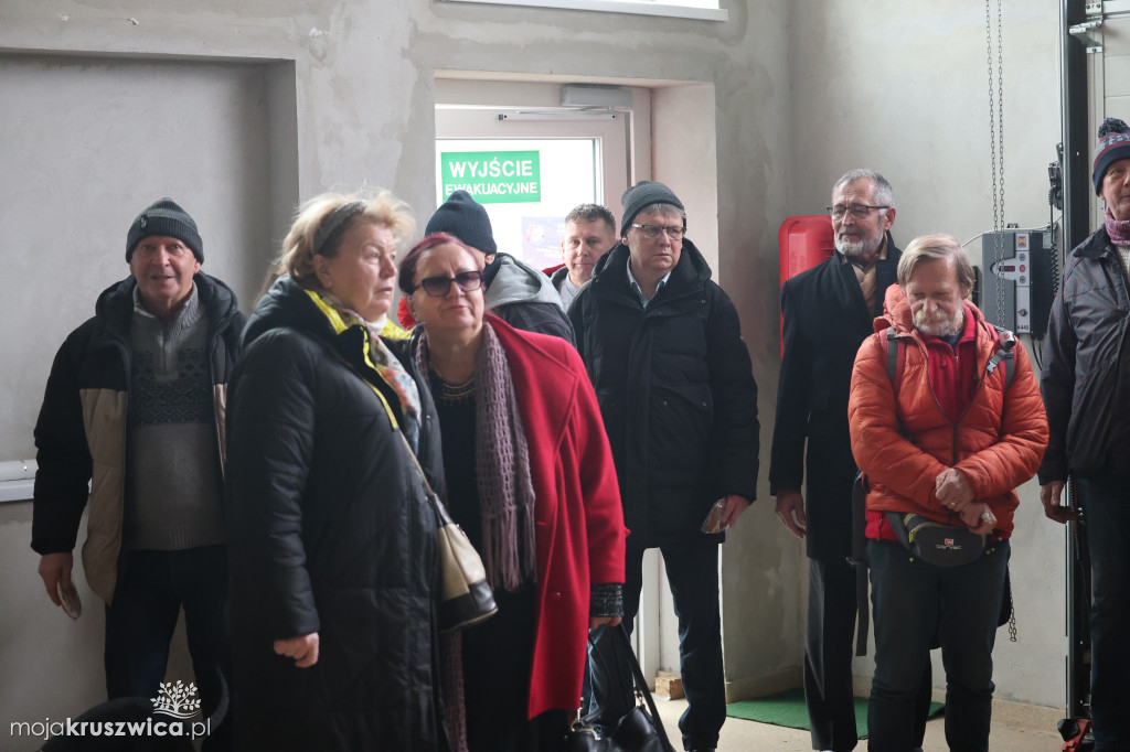 Cyfrowe mosty w AS Inowrocław. Jak skutecznie uczyć seniorów nowych technologii?