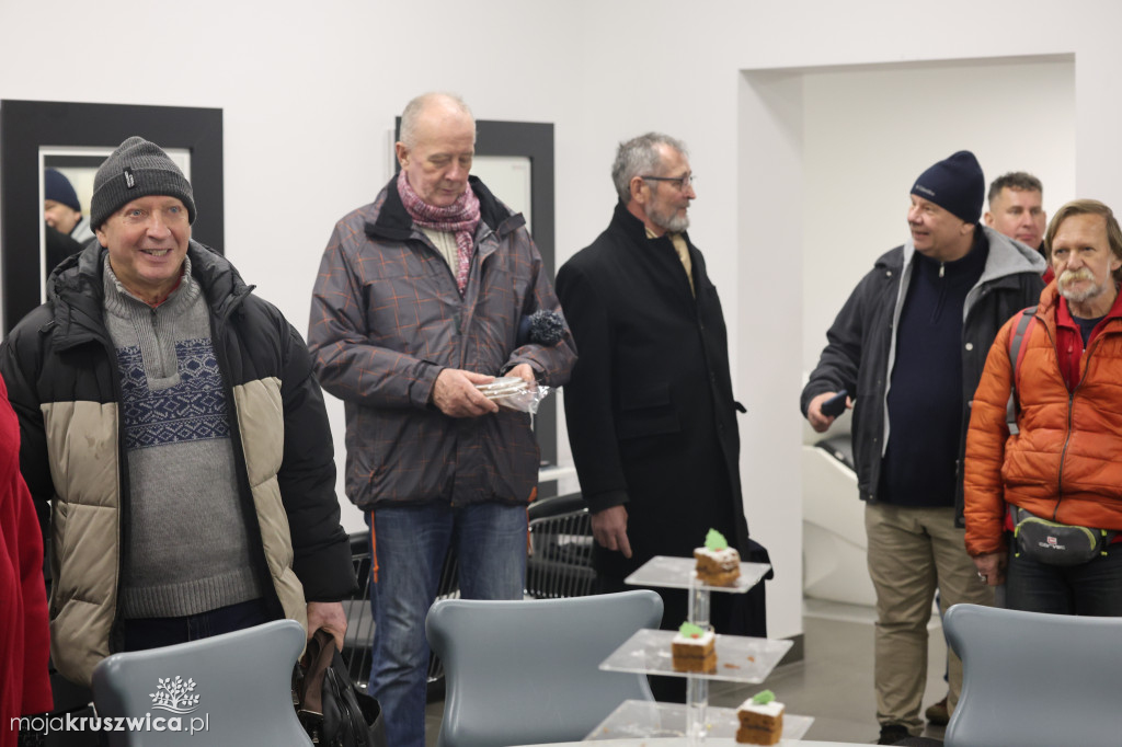 Cyfrowe mosty w AS Inowrocław. Jak skutecznie uczyć seniorów nowych technologii?