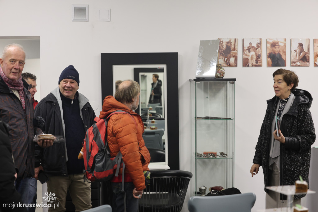 Cyfrowe mosty w AS Inowrocław. Jak skutecznie uczyć seniorów nowych technologii?