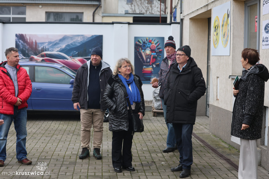 Cyfrowe mosty w AS Inowrocław. Jak skutecznie uczyć seniorów nowych technologii?