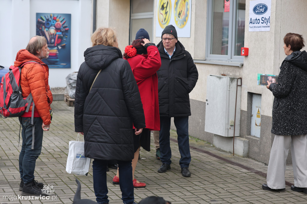 Cyfrowe mosty w AS Inowrocław. Jak skutecznie uczyć seniorów nowych technologii?