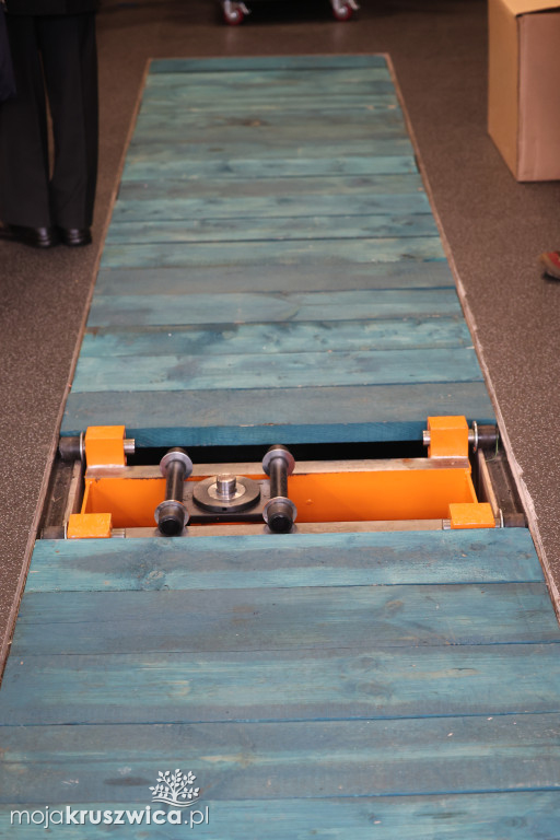 Cyfrowe mosty w AS Inowrocław. Jak skutecznie uczyć seniorów nowych technologii?