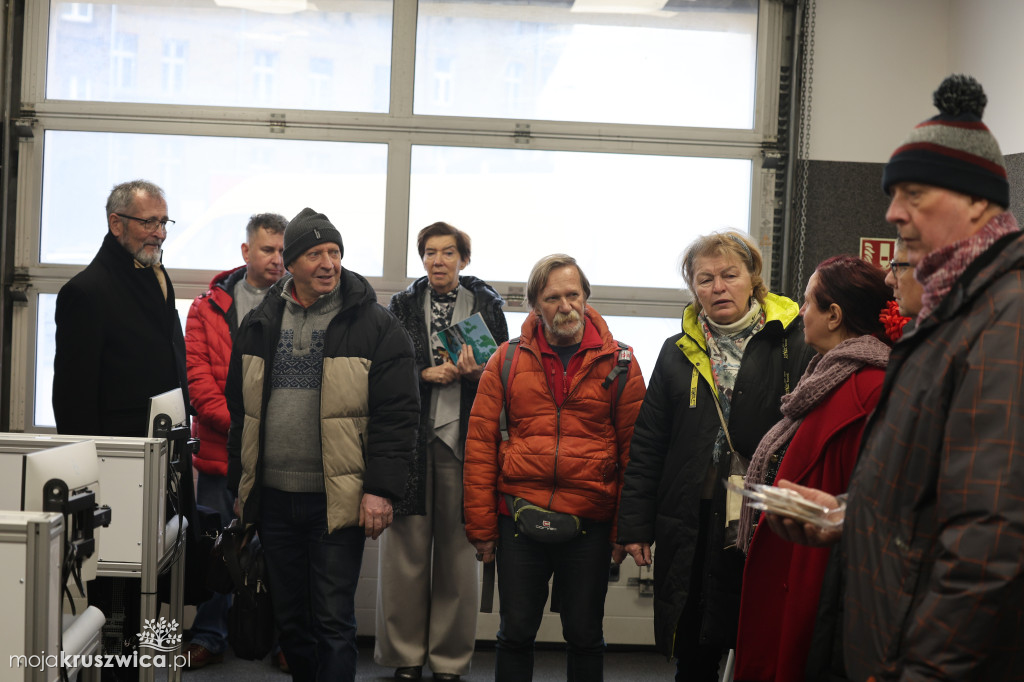 Cyfrowe mosty w AS Inowrocław. Jak skutecznie uczyć seniorów nowych technologii?