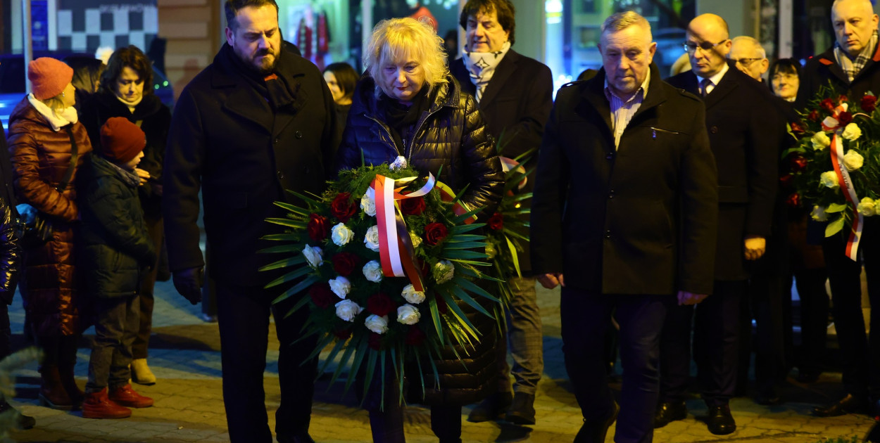 Powiatowe uroczystości upamiętniły ofiary Stanu Wojennego [FOTO]