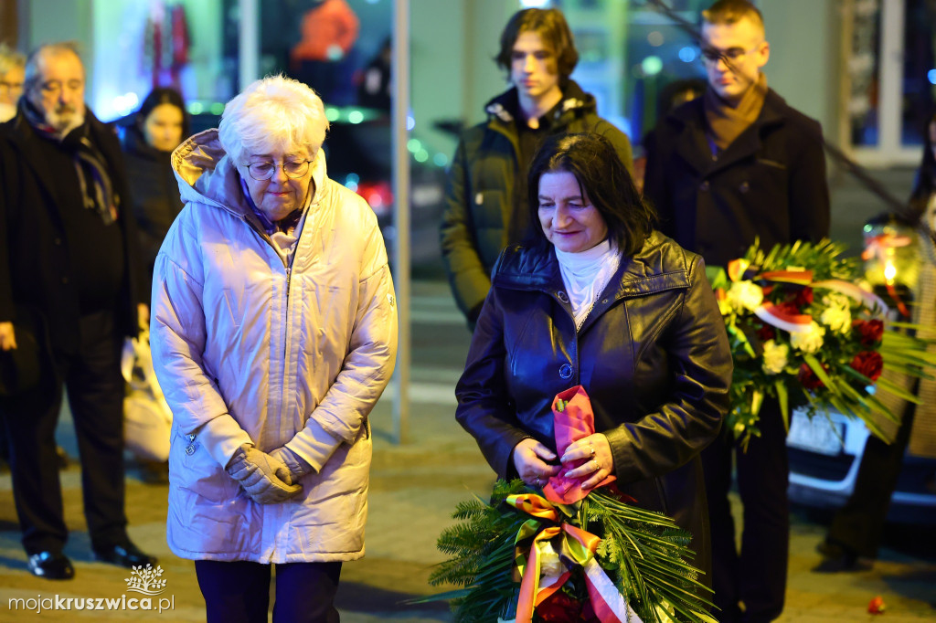 Powiatowe uroczystości upamiętniły ofiary Stanu Wojennego [FOTO]