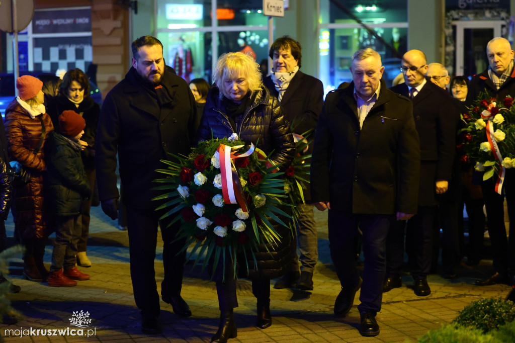 Powiatowe uroczystości upamiętniły ofiary Stanu Wojennego [FOTO]