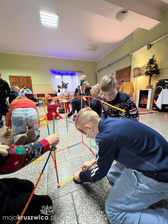 Mikołajkowo-świąteczne spotkanie dla dzieci z Racic i Lachmirowic