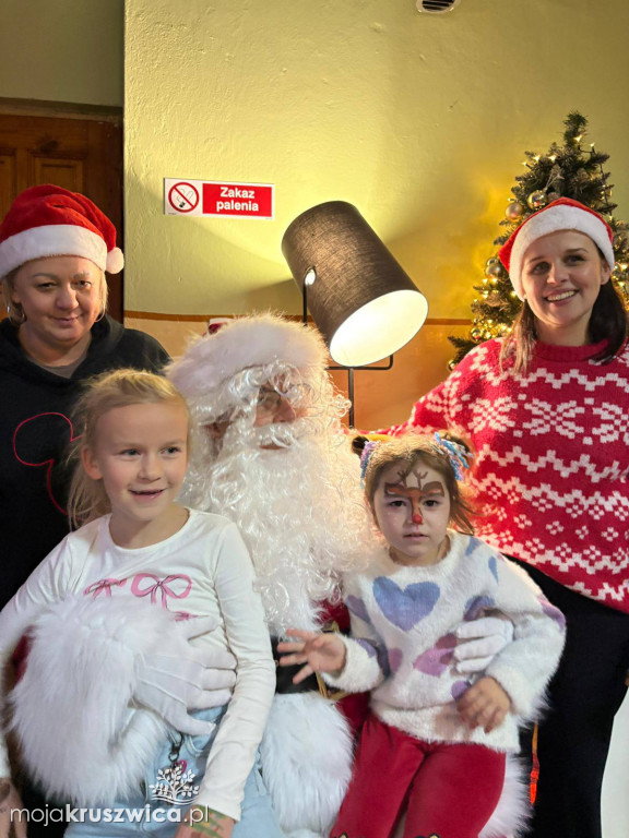 Mikołajkowo-świąteczne spotkanie dla dzieci z Racic i Lachmirowic
