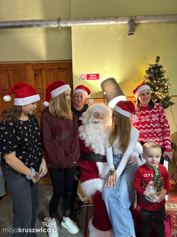 Mikołajkowo-świąteczne spotkanie dla dzieci z Racic i Lachmirowic