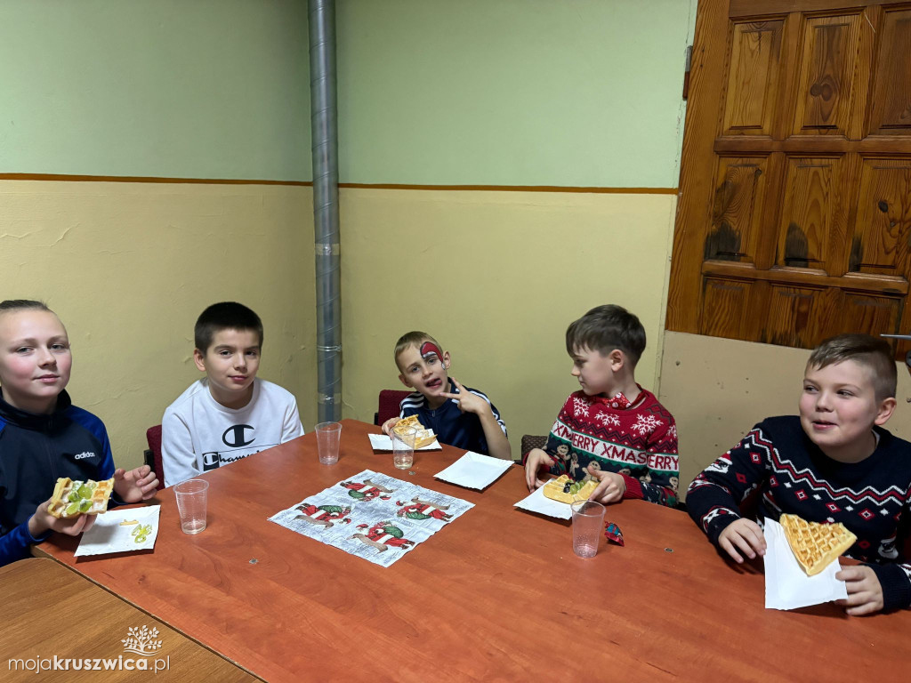 Mikołajkowo-świąteczne spotkanie dla dzieci z Racic i Lachmirowic