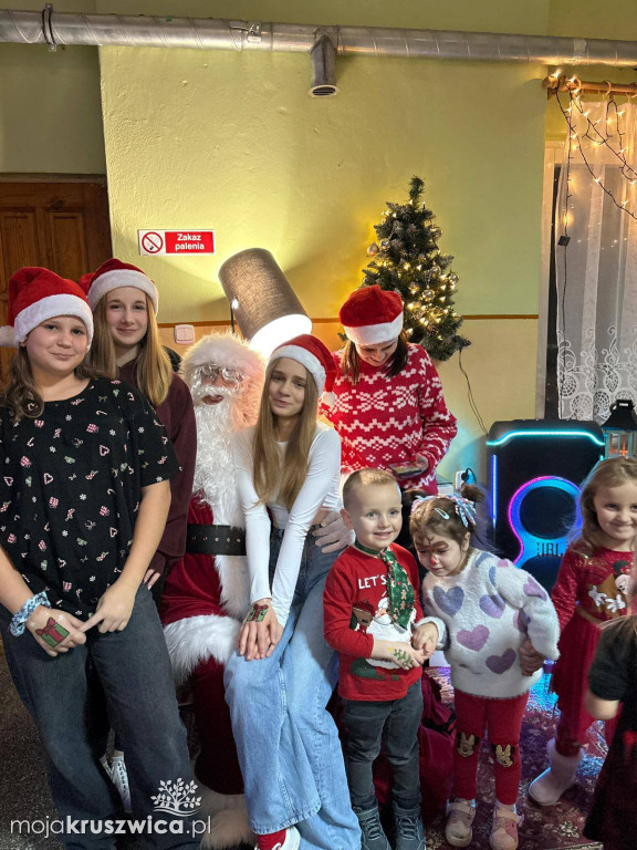 Mikołajkowo-świąteczne spotkanie dla dzieci z Racic i Lachmirowic