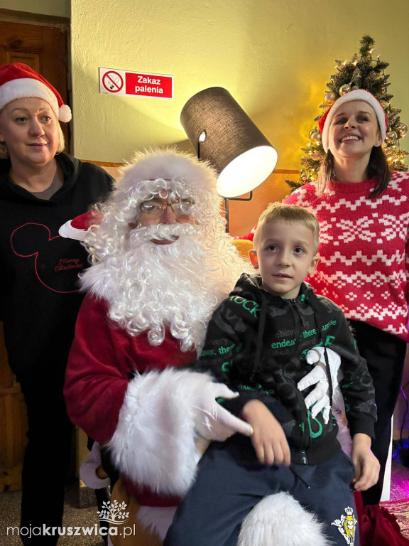 Mikołajkowo-świąteczne spotkanie dla dzieci z Racic i Lachmirowic