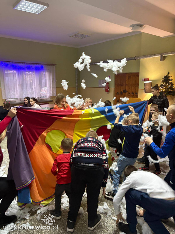 Mikołajkowo-świąteczne spotkanie dla dzieci z Racic i Lachmirowic